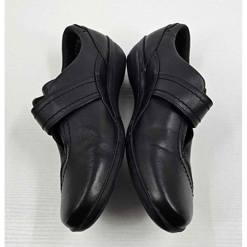 Clarks Collection Soft Cushion Black Strap Over Slip-on Leather Shoes Sz 7